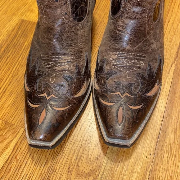 Ariat Boots - Picture 2 of 6